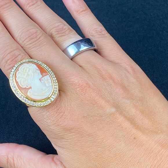 AMEDEO HAND CARVED SHELL CAMEO CHUNKY WIDE BAND GOLD TONE RING Sz 10 - Picture 4 of 8